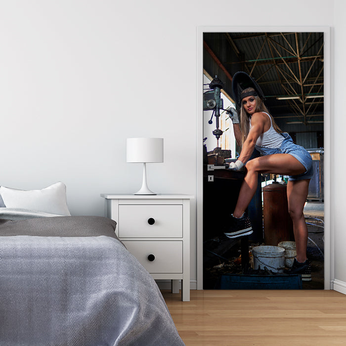 Türtapete Frau, Werkstatt, Halle M1433 - Bild 1 Türtapete Frau, Werkstatt, Halle M1433 - Bild 1