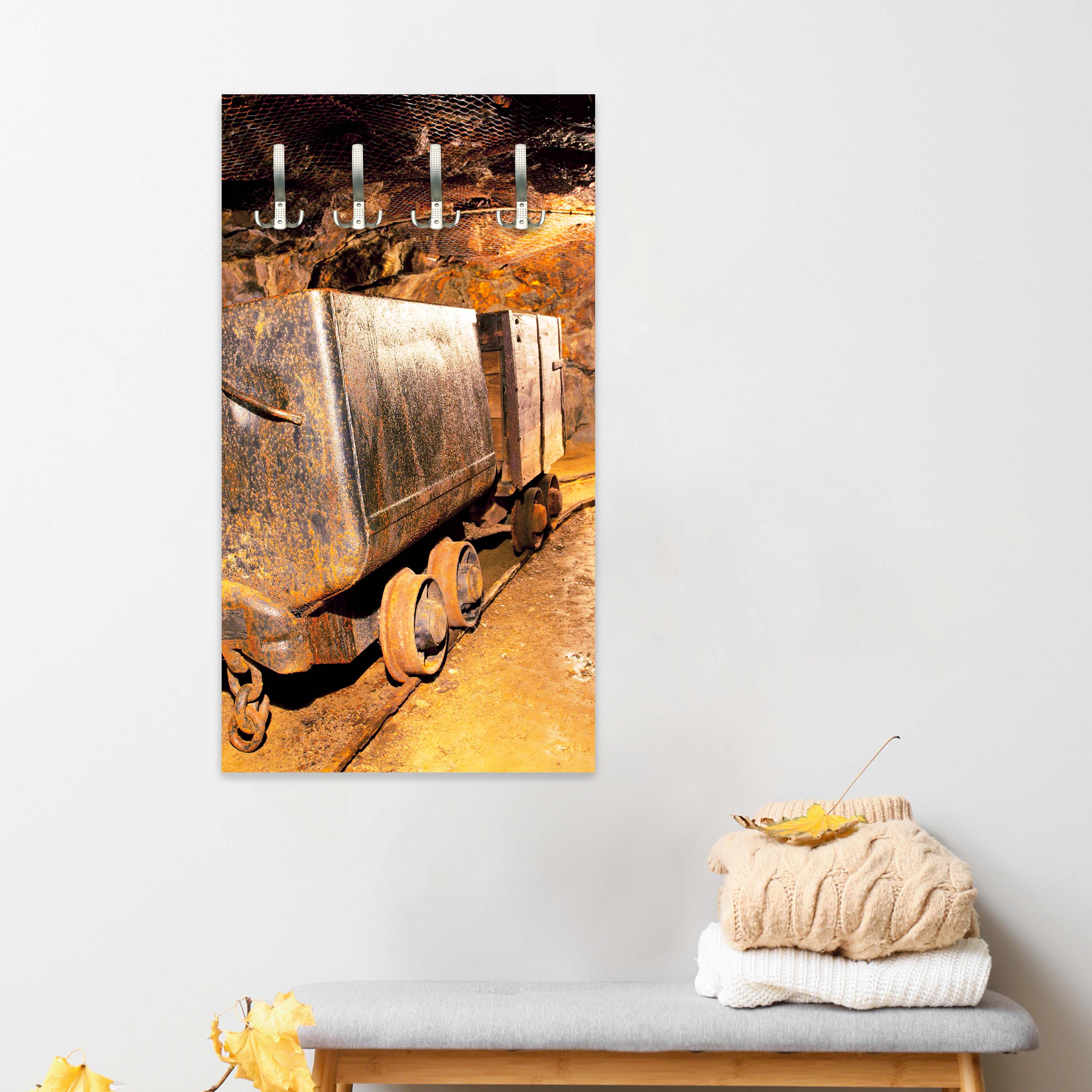 Garderobe Grubenbahn M0387 entdecken - Bild 2 Garderobe Grubenbahn M0387 entdecken - Bild 2